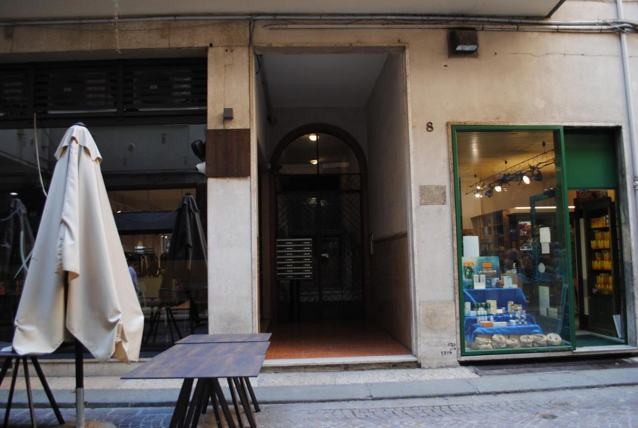 Dreaming Piazza Erbe Rooms ヴェローナ エクステリア 写真