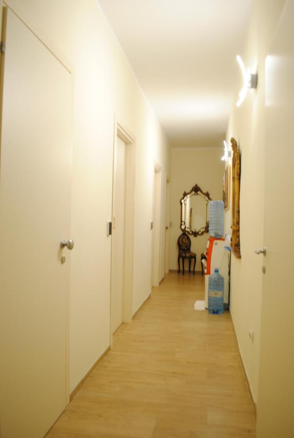 Dreaming Piazza Erbe Rooms ヴェローナ エクステリア 写真
